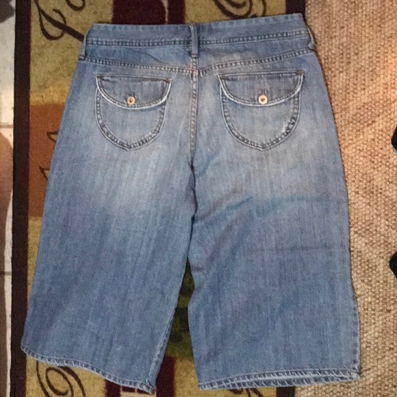 Adorable low-rise Old Navy capris, size 10 - Picture 6 of 6